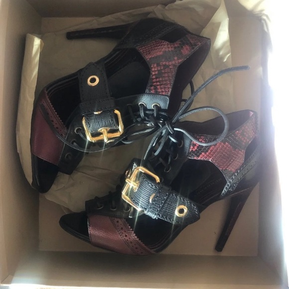 Runway Link 100 Red Snakeskin Stiletto Booties - Picture 2 of 8